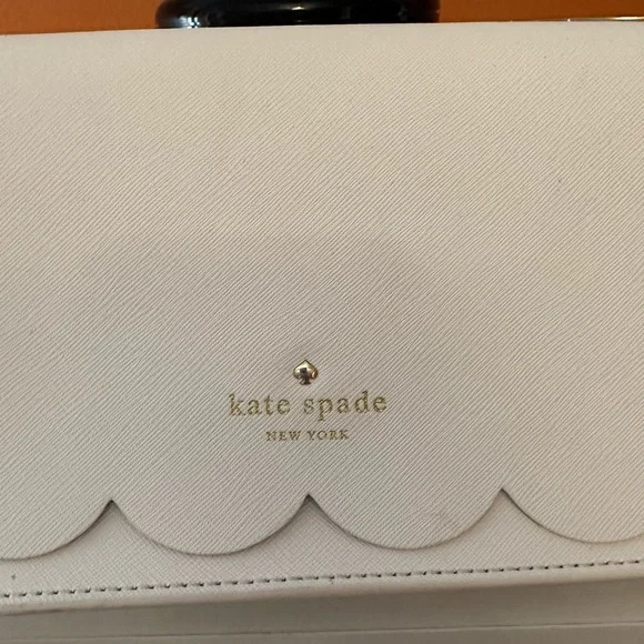 KATE SPADE Lily Ave Kiki White Clutch (NWOT) - Picture 11 of 14